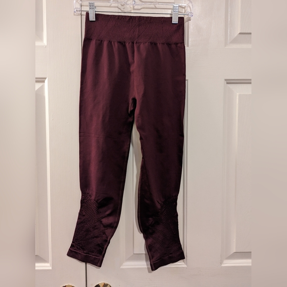 Aerie Chill. Play. Move. Burgundy, size small - Picture 4 of 4